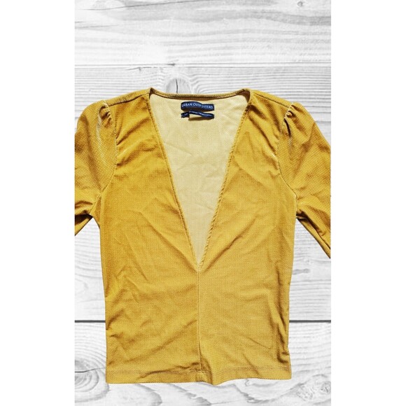 Urban Outfitters Womens Small Long Sleeve Top Plunge V-Neck Petite Yellow Velour - Picture 4 of 6